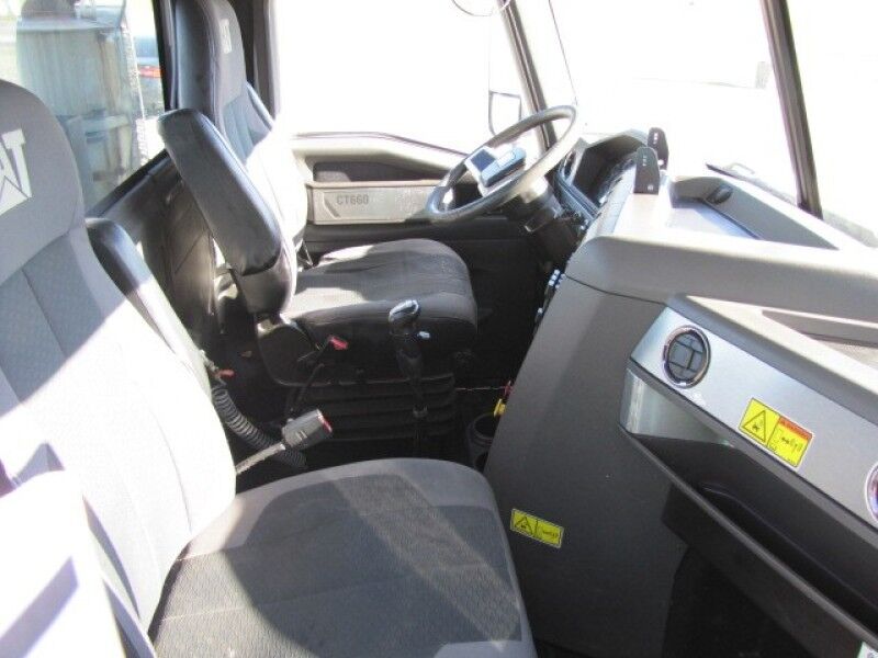 2015 Caterpillar CT660 Day Cab Collinsville OK