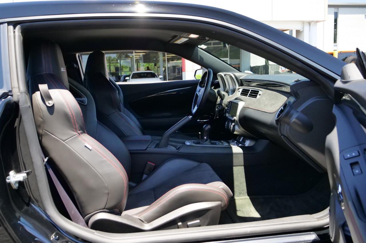 2015 Chevrolet Camaro ZL1 / 6.2L Supercharged V8 / Recaro Seats / Manual! Lincolnton NC
