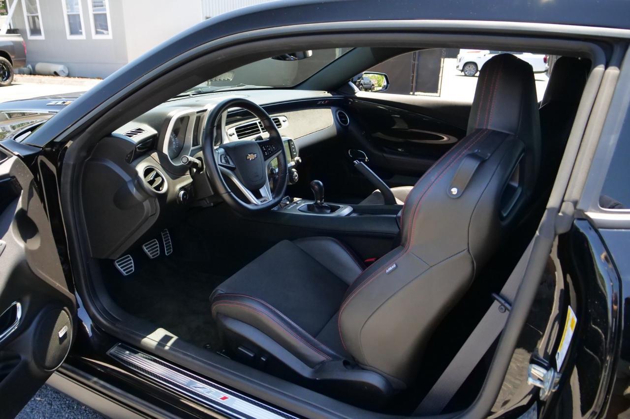 2015 Chevrolet Camaro ZL1 / 6.2L Supercharged V8 / Recaro Seats / Manual! Lincolnton NC
