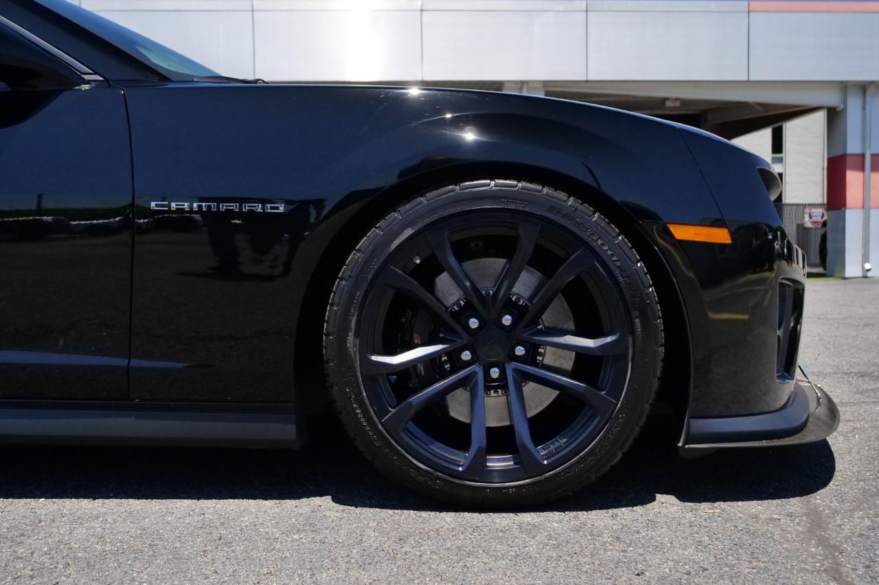2015 Chevrolet Camaro ZL1 / 6.2L Supercharged V8 / Recaro Seats / Manual! Lincolnton NC