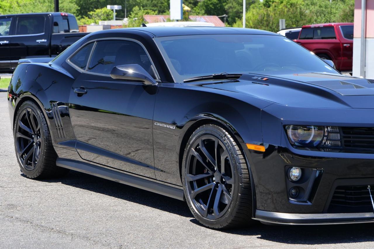 2015 Chevrolet Camaro ZL1 / 6.2L Supercharged V8 / Recaro Seats / Manual! Lincolnton NC