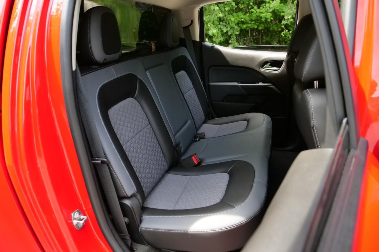 2015 Chevrolet Colorado Z71 4X4 / Bed Topper / Heated Seats! Lincolnton NC