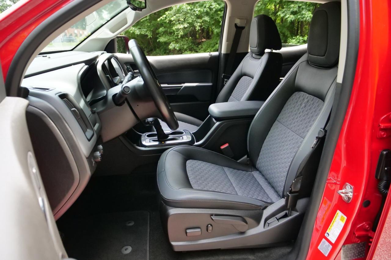 2015 Chevrolet Colorado Z71 4X4 / Bed Topper / Heated Seats! Lincolnton NC