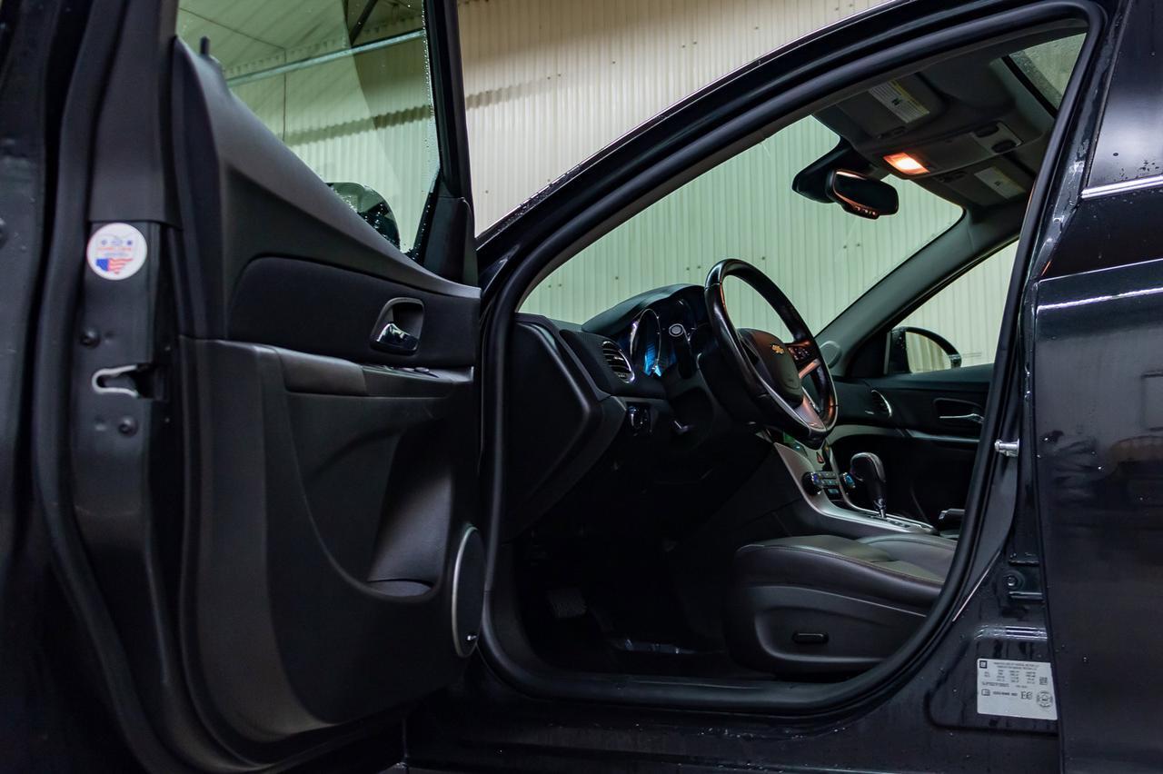 2015 Chevrolet Cruze Diesel Leather Roof Nav BCam Red Deer AB