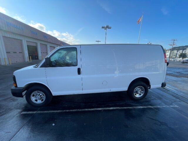 2015 Chevrolet Express 2500 Cargo photo 2