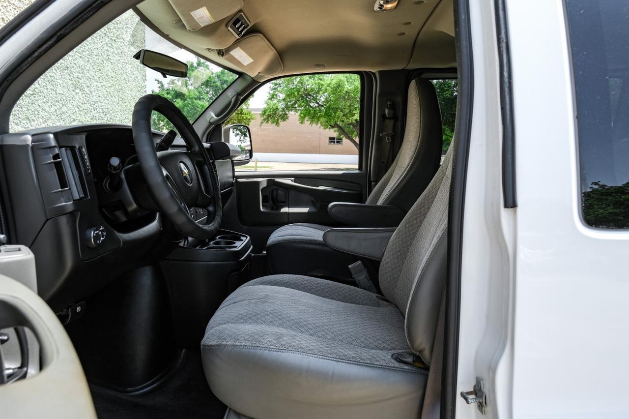 2015 Chevrolet Express Passenger LT