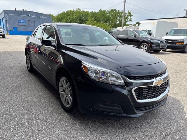 2015 Chevrolet Malibu 1LT photo 3