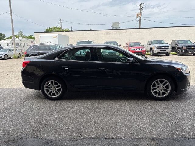 2015 Chevrolet Malibu 1LT photo 4