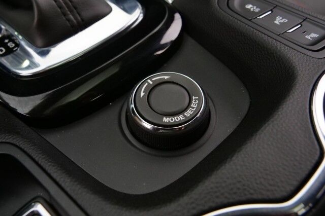 2015 Chevrolet SS / 6.2L V8 / Sunroof / Heated & Cooled Seats! High Point NC