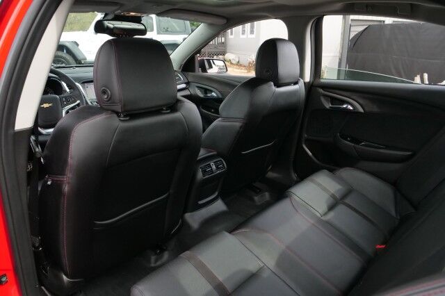 2015 Chevrolet SS / 6.2L V8 / Sunroof / Heated & Cooled Seats! High Point NC