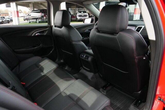 2015 Chevrolet SS / 6.2L V8 / Sunroof / Heated & Cooled Seats! High Point NC