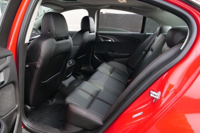 2015 Chevrolet SS / 6.2L V8 / Sunroof / Heated & Cooled Seats! High Point NC