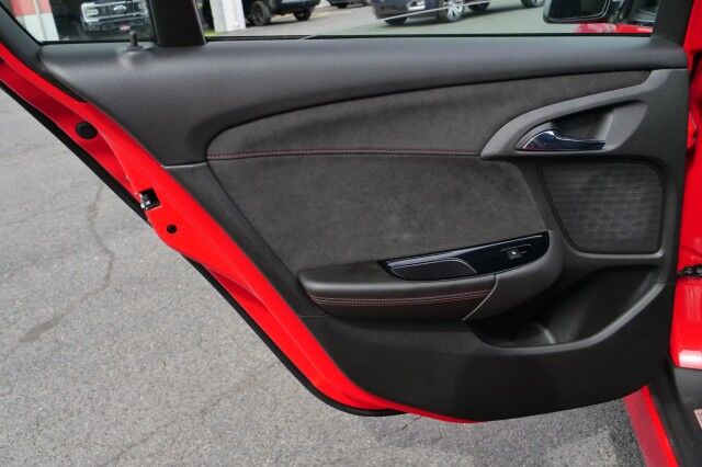 2015 Chevrolet SS / 6.2L V8 / Sunroof / Heated & Cooled Seats! High Point NC