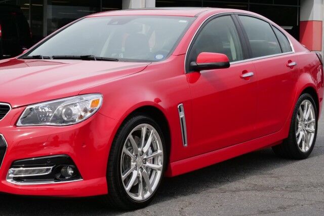 2015 Chevrolet SS / 6.2L V8 / Sunroof / Heated & Cooled Seats! High Point NC
