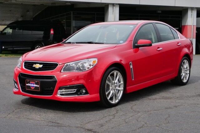 2015 Chevrolet SS / 6.2L V8 / Sunroof / Heated & Cooled Seats! High Point NC