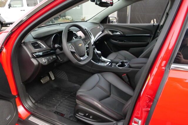 2015 Chevrolet SS / 6.2L V8 / Sunroof / Heated & Cooled Seats! High Point NC