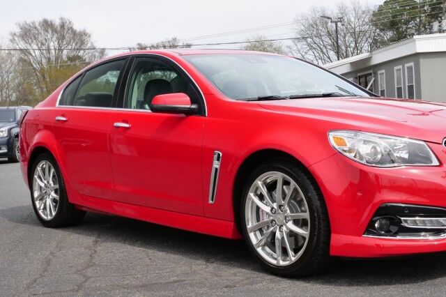 2015 Chevrolet SS / 6.2L V8 / Sunroof / Heated & Cooled Seats! High Point NC