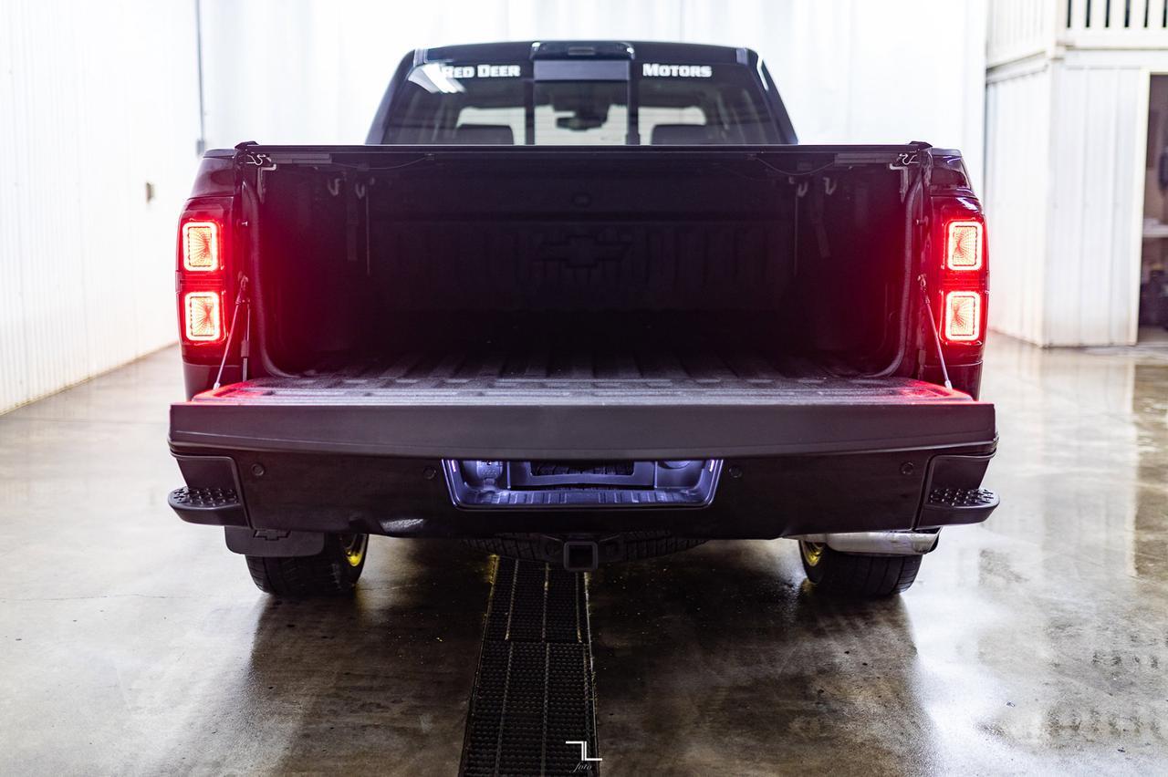 2015 Chevrolet Silverado 1500 4x4 Crew Cab High Country Leather Roof Nav BCam Red Deer AB