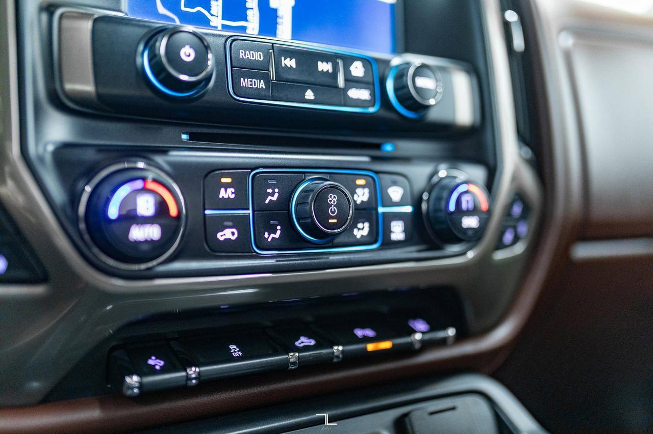 2015 Chevrolet Silverado 1500 4x4 Crew Cab High Country Leather Roof Nav BCam Red Deer AB