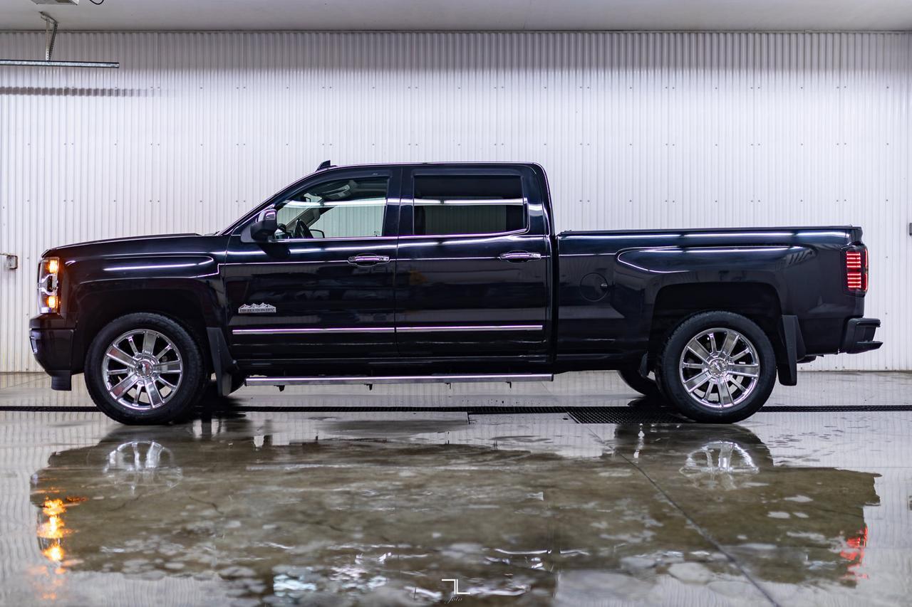 2015 Chevrolet Silverado 1500 4x4 Crew Cab High Country Leather Roof Nav BCam Red Deer AB