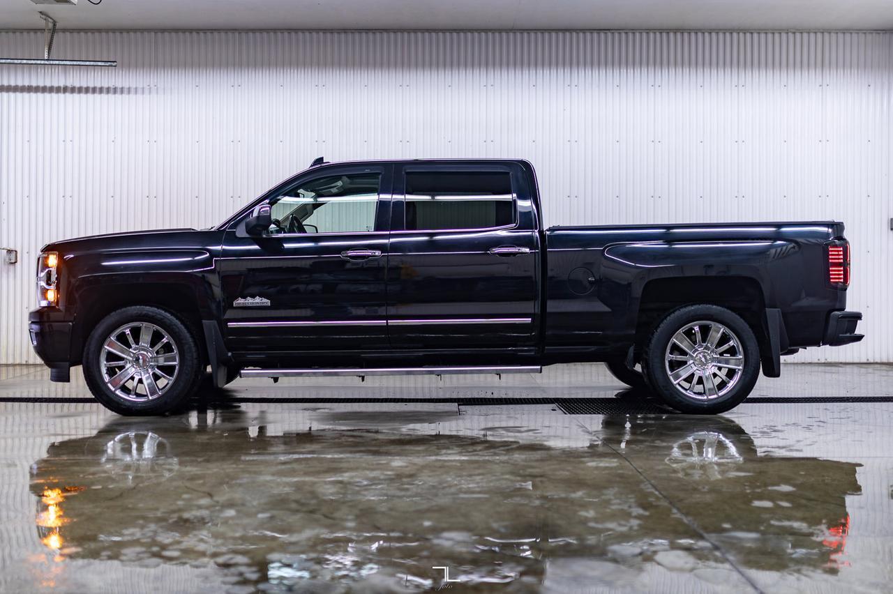2015 Chevrolet Silverado 1500 4x4 Crew Cab High Country Leather Roof Nav BCam Red Deer AB