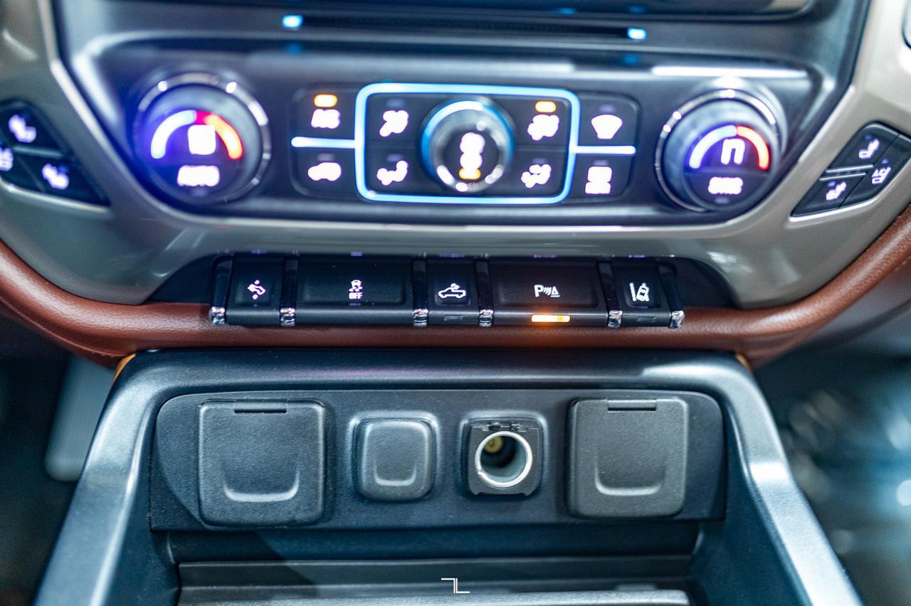 2015 Chevrolet Silverado 1500 4x4 Crew Cab High Country Leather Roof Nav BCam Red Deer AB