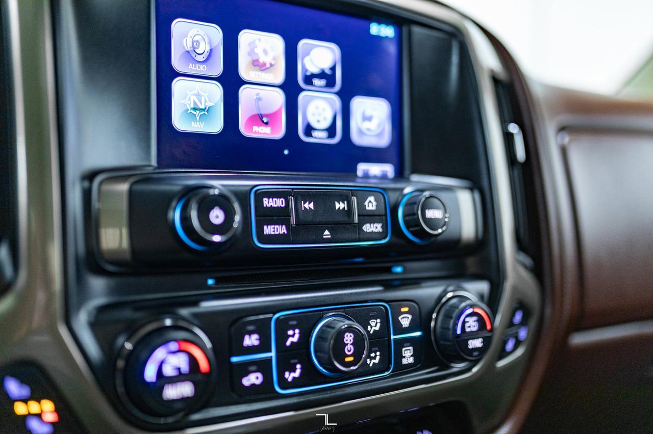 2015 Chevrolet Silverado 1500 4x4 Crew Cab High Country Leather Roof Nav Red Deer AB