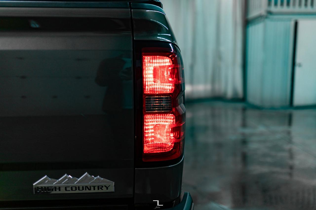 2015 Chevrolet Silverado 1500 4x4 Crew Cab High Country Leather Roof Nav Red Deer AB