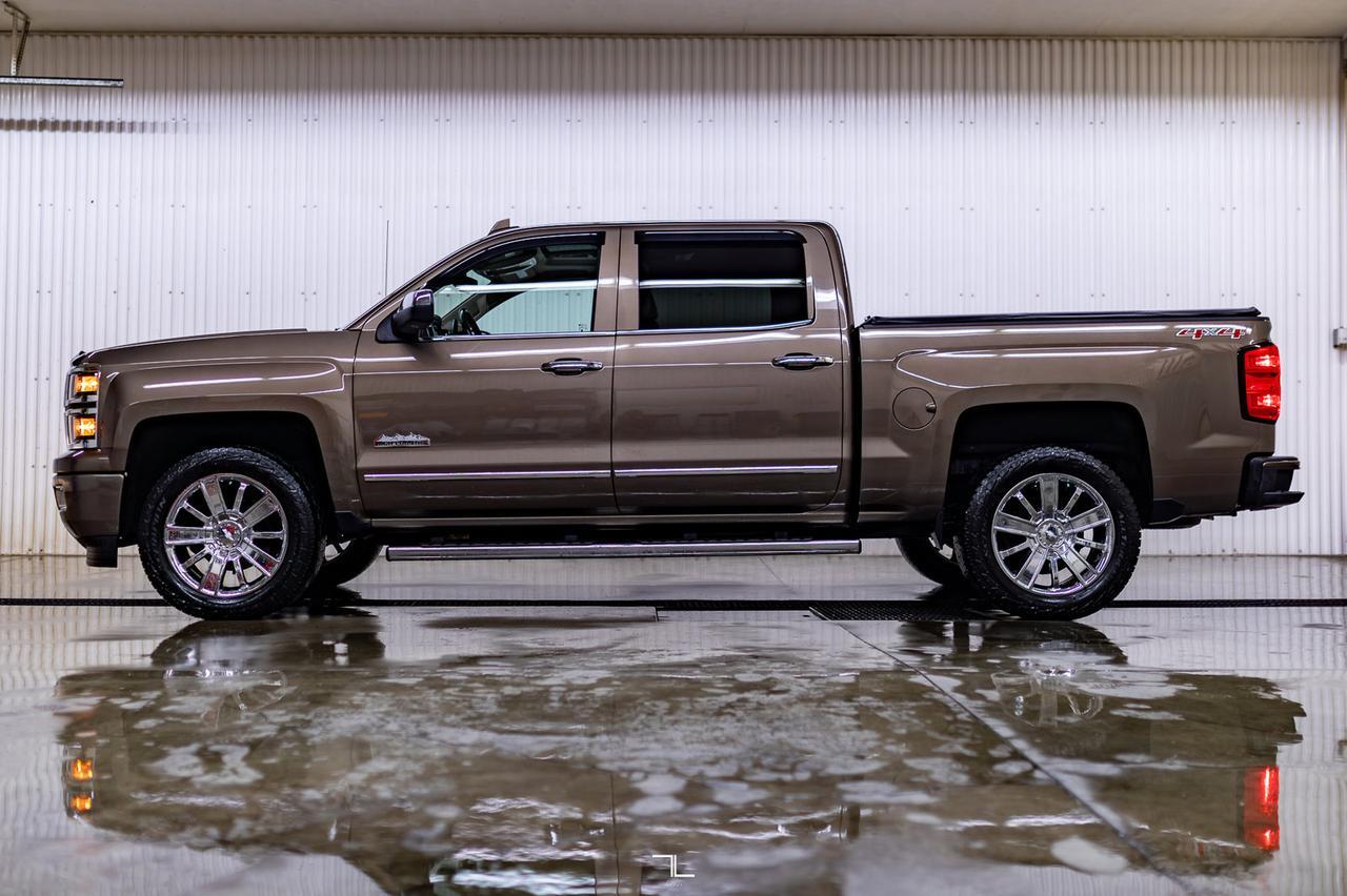 2015 Chevrolet Silverado 1500 4x4 Crew Cab High Country Leather Roof Nav Red Deer AB