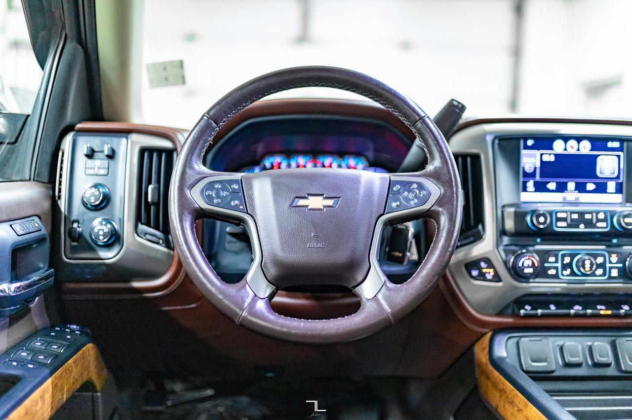 2015 Chevrolet Silverado 1500 4x4 Crew Cab High Country Leather Roof Nav Red Deer AB