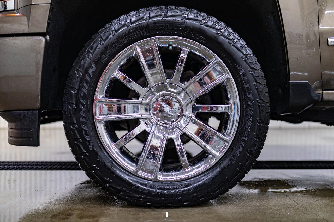 2015 Chevrolet Silverado 1500 4x4 Crew Cab High Country Leather Roof Nav Red Deer AB