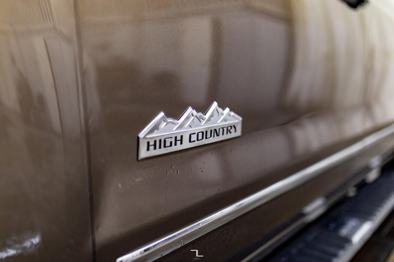 2015 Chevrolet Silverado 1500 4x4 Crew Cab High Country Leather Roof Nav Red Deer AB