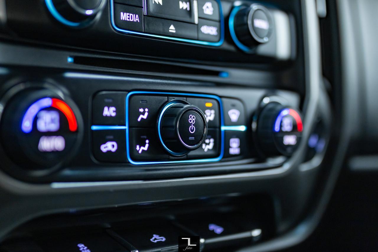 2015 Chevrolet Silverado 1500 4x4 Crew Cab LT Z71 BCam HSeat Red Deer AB