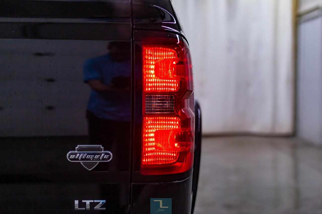 2015 Chevrolet Silverado 1500 4x4 Crew Cab LTZ GFX Ultimate Leather Roof Nav Red Deer AB