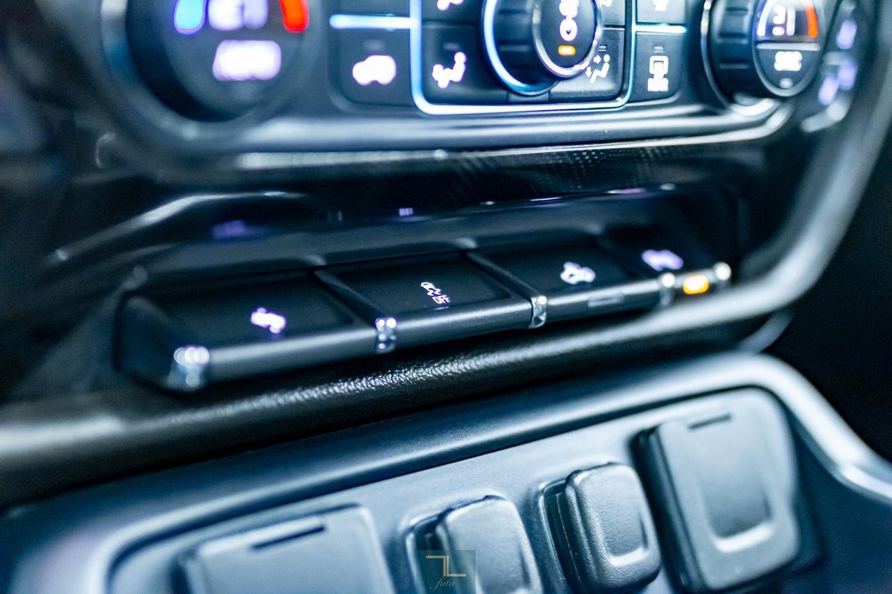 2015 Chevrolet Silverado 1500 4x4 Crew Cab LTZ GFX Ultimate Leather Roof Nav Red Deer AB