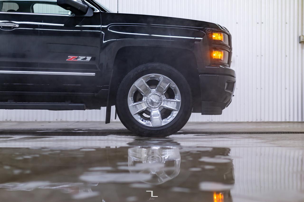 2015 Chevrolet Silverado 1500 4x4 Crew Cab LTZ Z71 Leather Roof Nav Red Deer AB