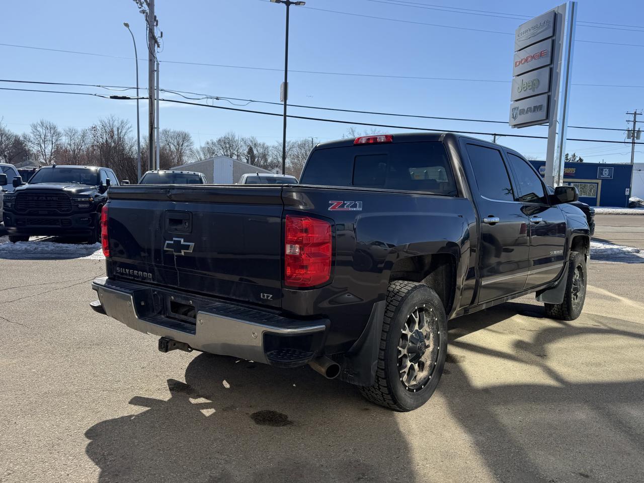 2015 Chevrolet Silverado 1500 LTZ Crew Cab 4x4 | V8 | Leather | Heated Seats | NAV | Remote Start | Rearview Camera | Bluetooth Redwater AB
