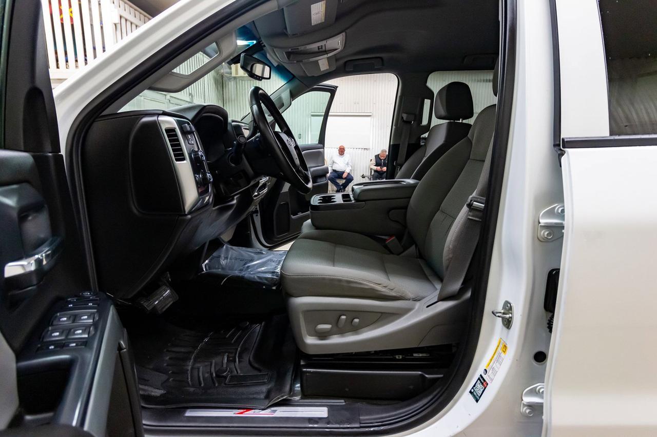 2015 Chevrolet Silverado 2500HD 4x4 Crew Cab LT Z71 Diesel BCam Red Deer AB