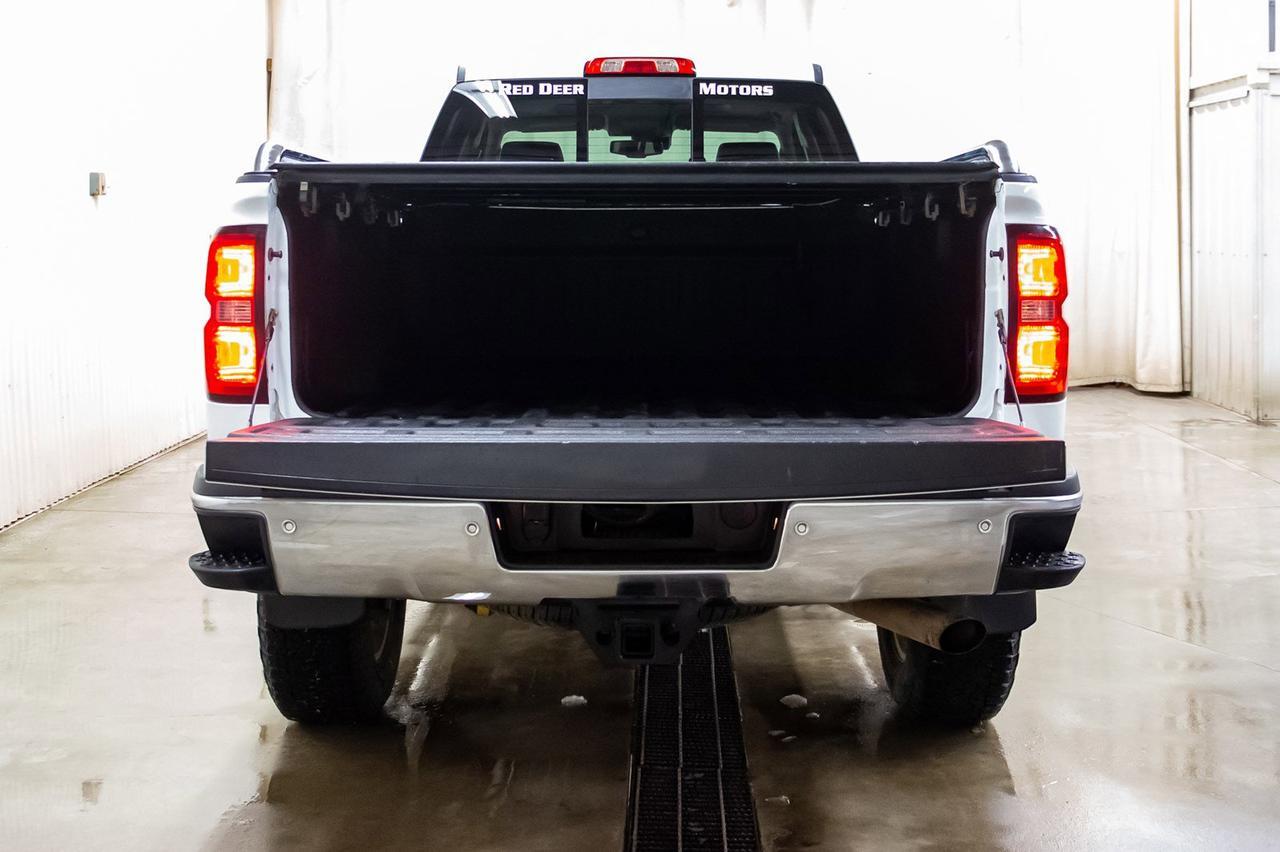2015 Chevrolet Silverado 2500HD 4x4 Crew Cab LTZ Z71 Duck Commander Red Deer AB