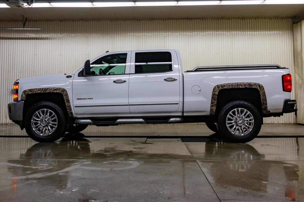 2015 Chevrolet Silverado 2500HD 4x4 Crew Cab LTZ Z71 Duck Commander Red Deer AB