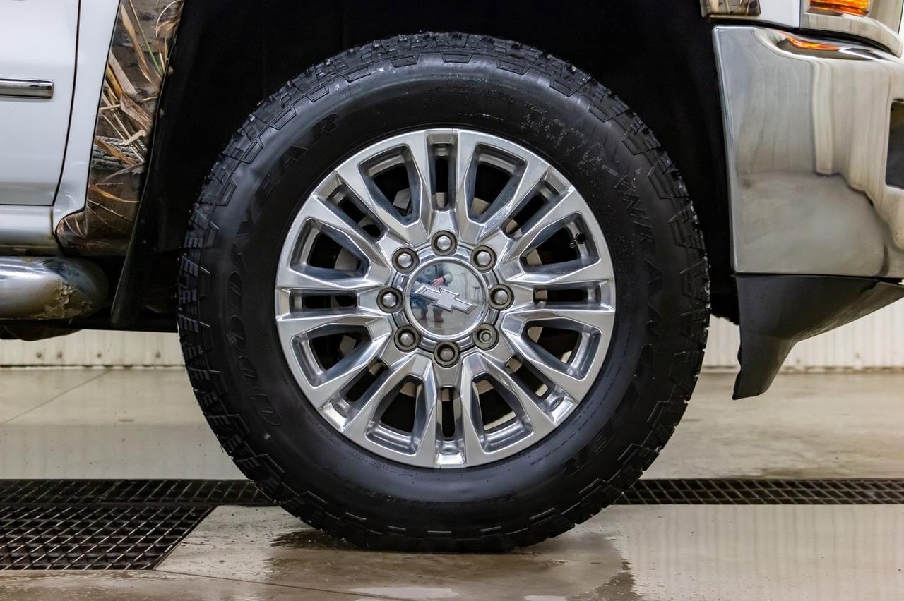 2015 Chevrolet Silverado 2500HD 4x4 Crew Cab LTZ Z71 Duck Commander Red Deer AB