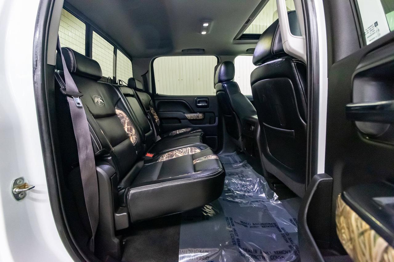 2015 Chevrolet Silverado 2500HD 4x4 Crew Cab LTZ Z71 Duck Commander Red Deer AB