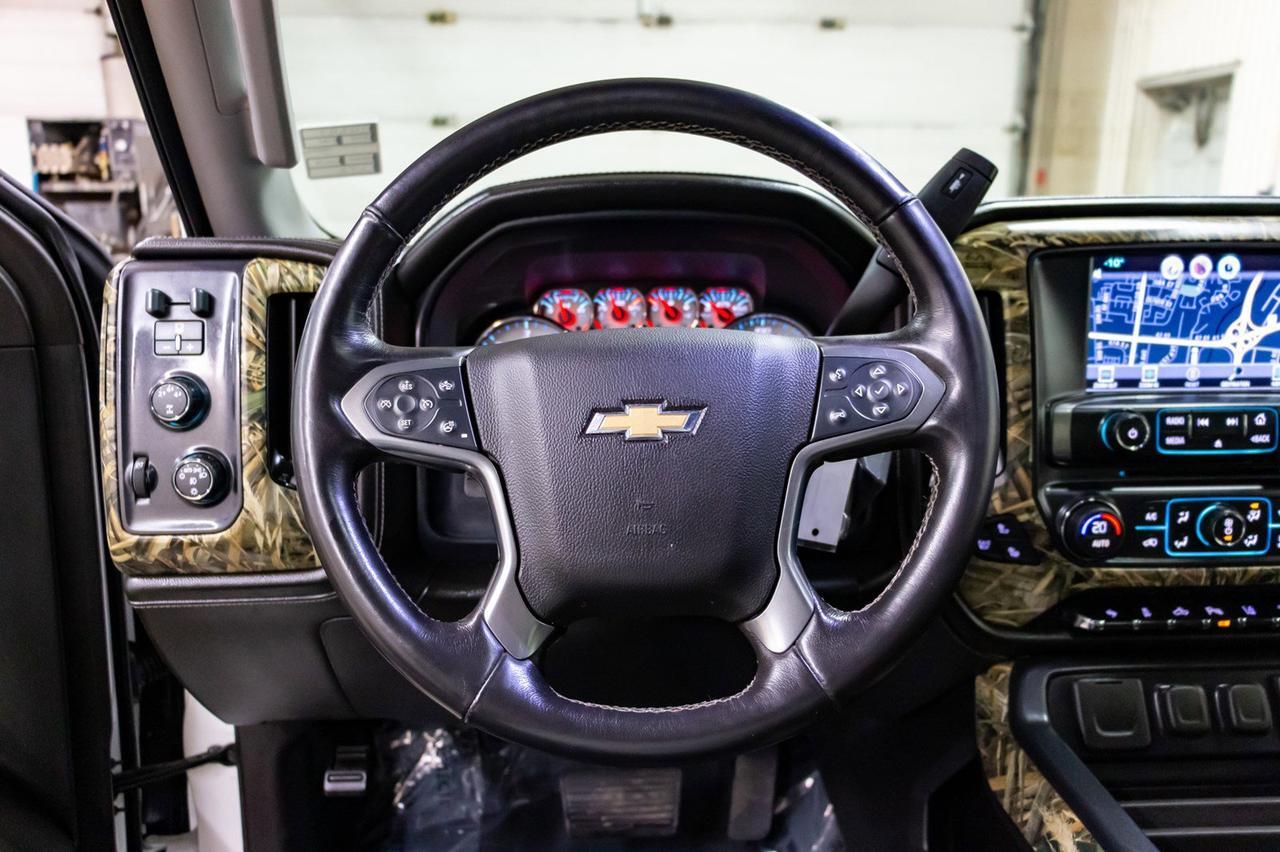 2015 Chevrolet Silverado 2500HD 4x4 Crew Cab LTZ Z71 Duck Commander Red Deer AB