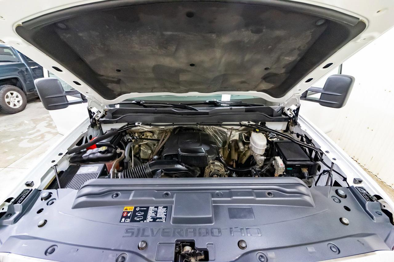 2015 Chevrolet Silverado 2500HD 4x4 Crew Cab LTZ Z71 Duck Commander Red Deer AB