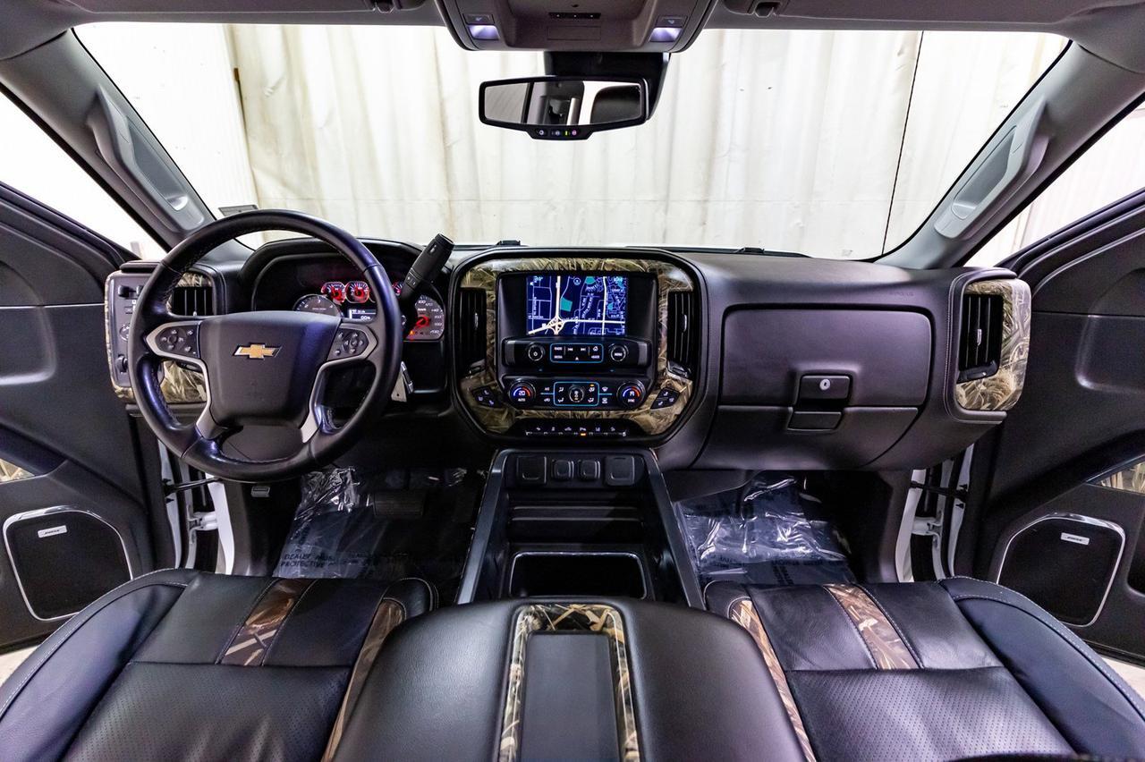 2015 Chevrolet Silverado 2500HD 4x4 Crew Cab LTZ Z71 Duck Commander Red Deer AB