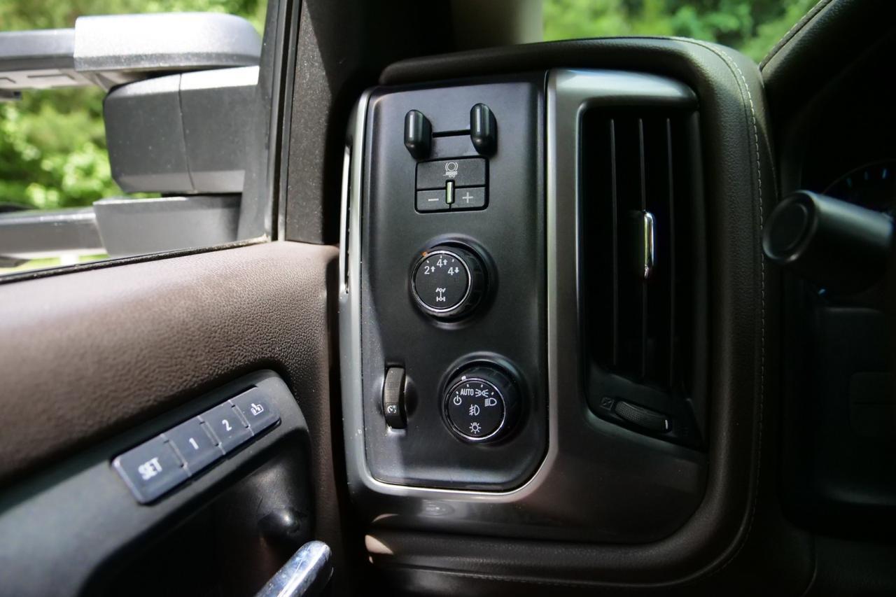 2015 Chevrolet Silverado 2500HD LTZ 4X4 / Plus Package / 6.6L Turbo Diesel! High Point NC