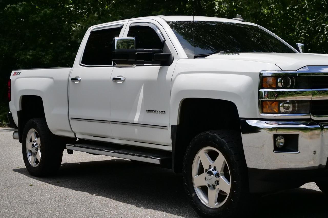2015 Chevrolet Silverado 2500HD LTZ 4X4 / Plus Package / 6.6L Turbo Diesel! High Point NC