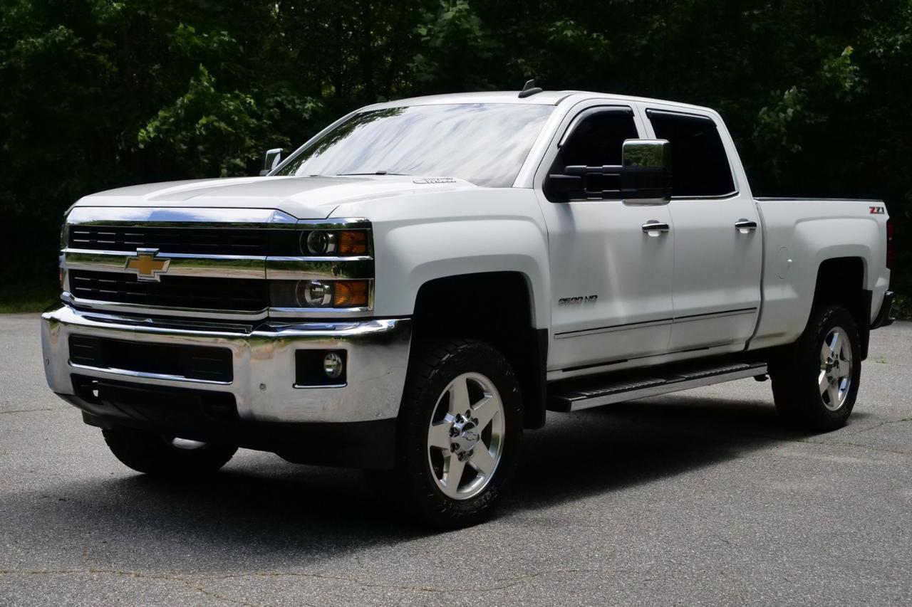 2015 Chevrolet Silverado 2500HD LTZ 4X4 / Plus Package / 6.6L Turbo Diesel! High Point NC