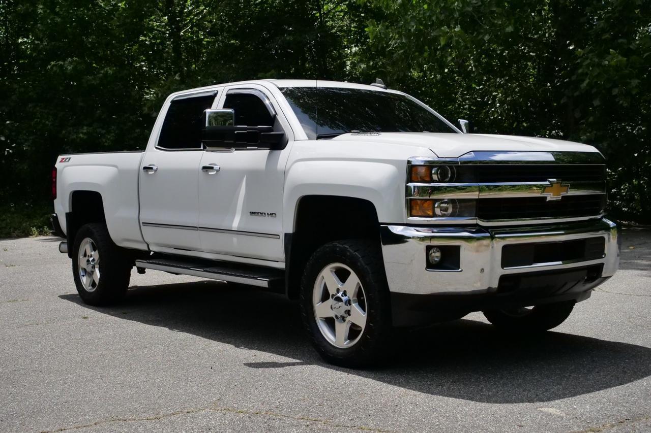 2015 Chevrolet Silverado 2500HD LTZ 4X4 / Plus Package / 6.6L Turbo Diesel! High Point NC