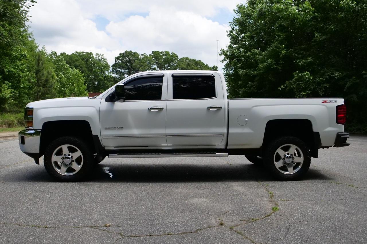 2015 Chevrolet Silverado 2500HD LTZ 4X4 / Plus Package / 6.6L Turbo Diesel! High Point NC